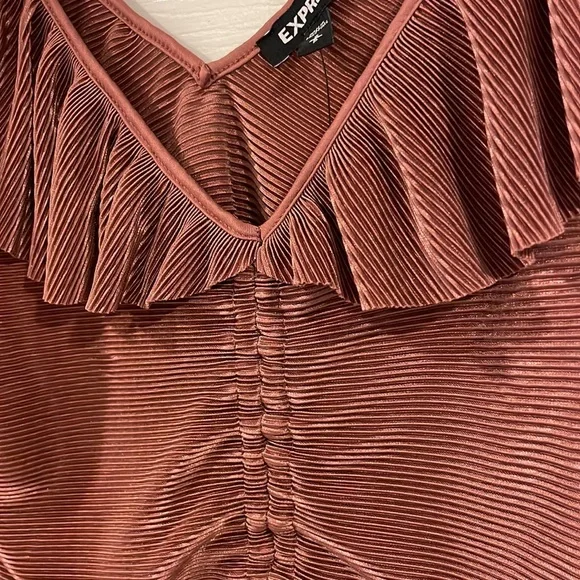 Express Ruffled Top - Picture 6 of 8